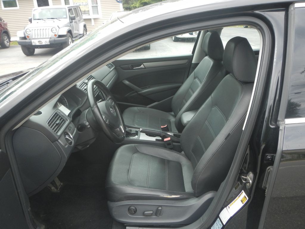 2015 Volkswagen Passat Image 42