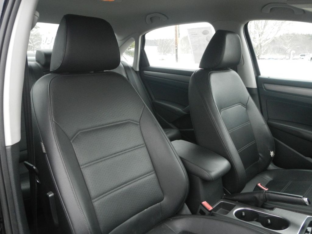 2015 Volkswagen Passat Image 3