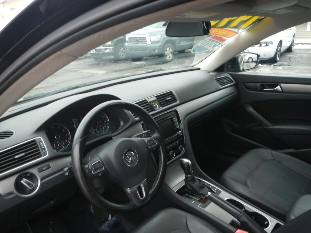 2015 Volkswagen Passat Image 10