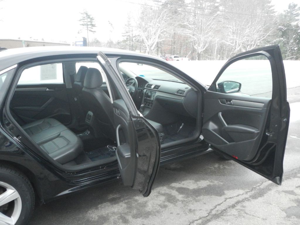 2015 Volkswagen Passat Image 15