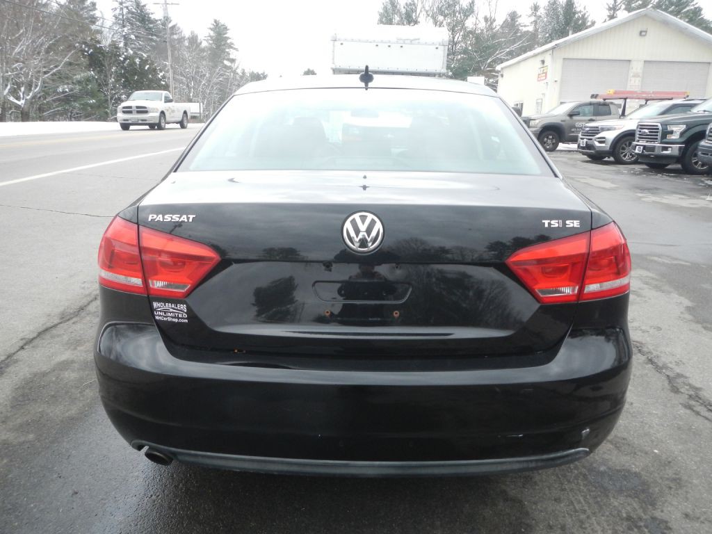 2015 Volkswagen Passat Image 30
