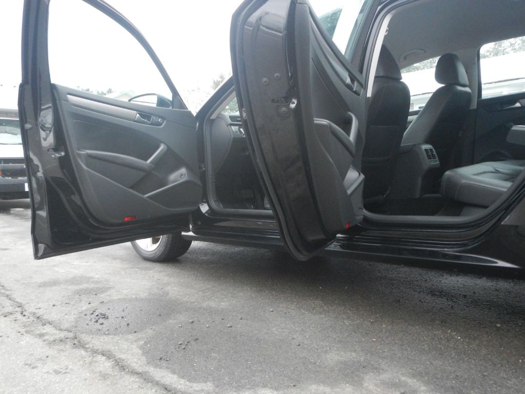 2015 Volkswagen Passat Image 37