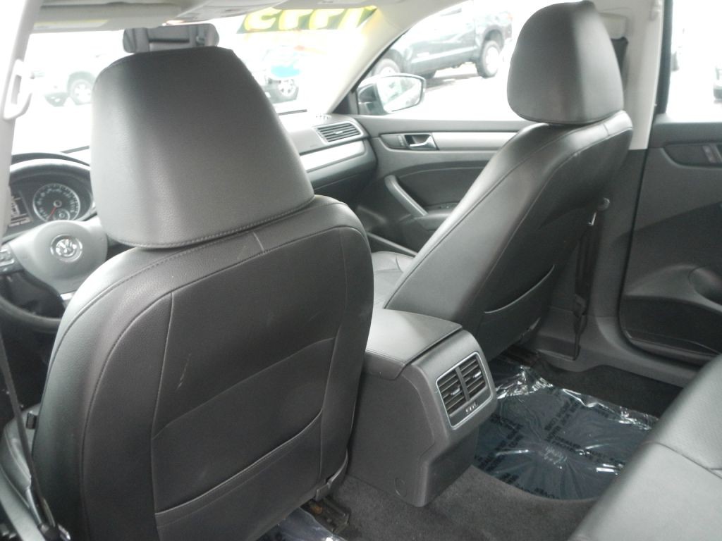 2015 Volkswagen Passat Image 41