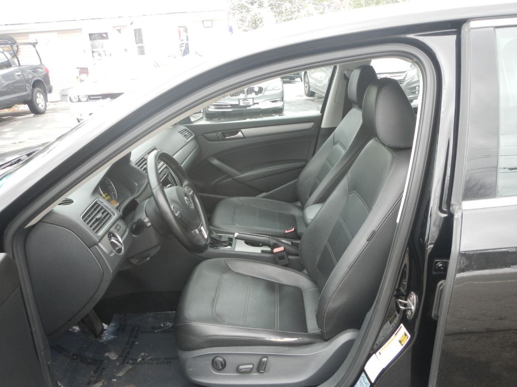 2015 Volkswagen Passat Image 46