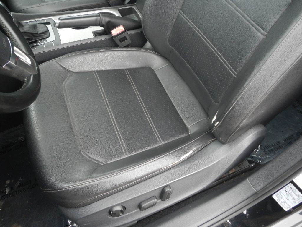 2015 Volkswagen Passat Image 48