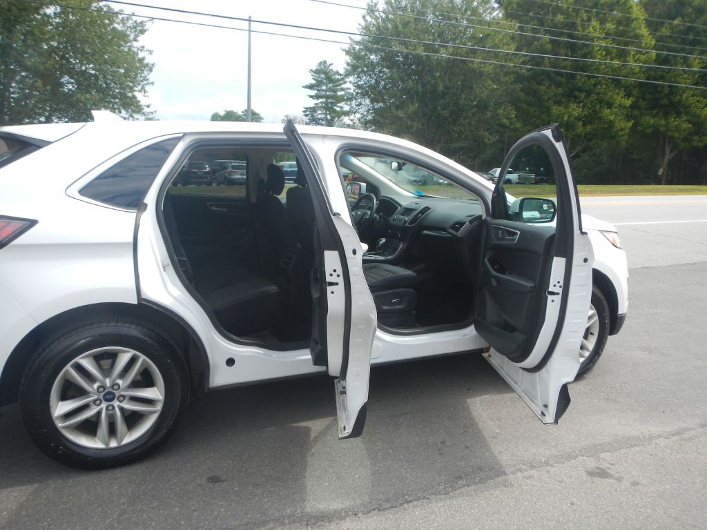 2018 Ford Edge Image 17