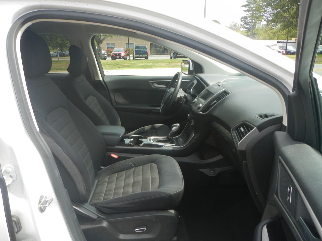 2018 Ford Edge Image 19