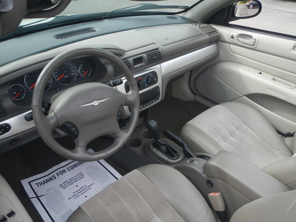 2006 Chrysler Sebring Image 3