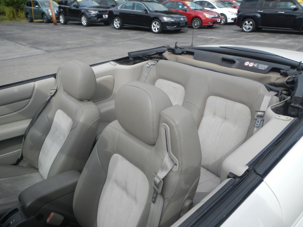 2006 Chrysler Sebring Image 4