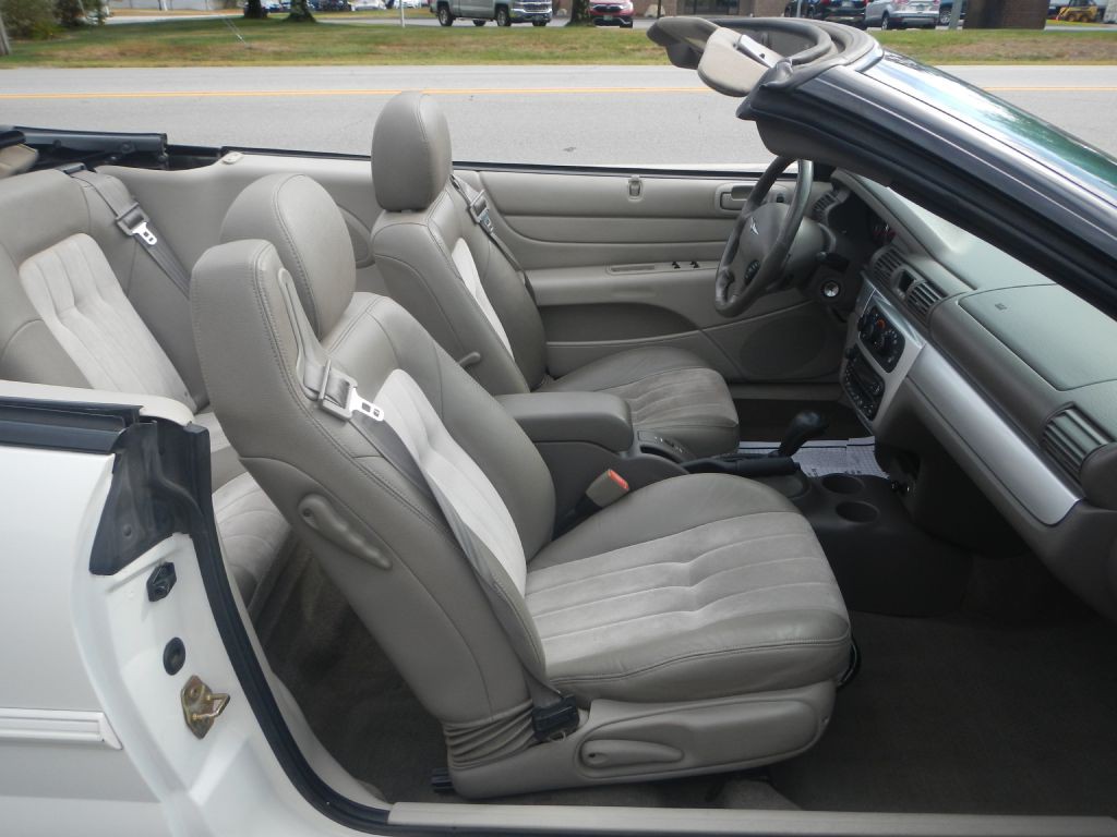 2006 Chrysler Sebring Image 17
