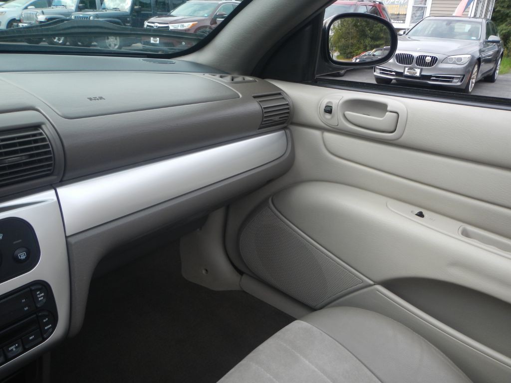 2006 Chrysler Sebring Image 40