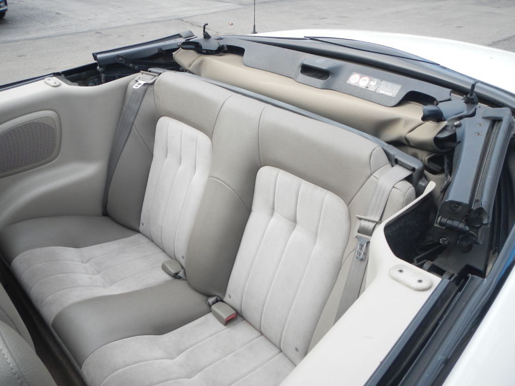 2006 Chrysler Sebring Image 4