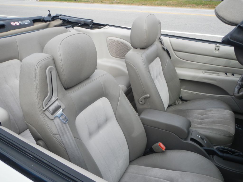 2006 Chrysler Sebring Image 9