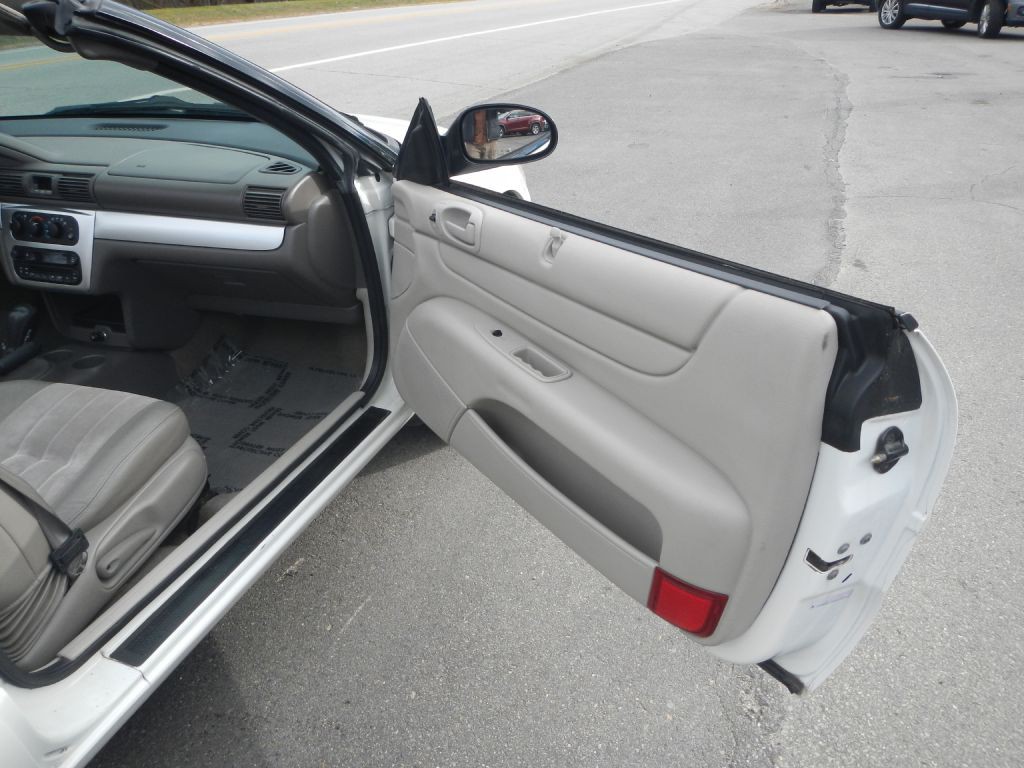 2006 Chrysler Sebring Image 17