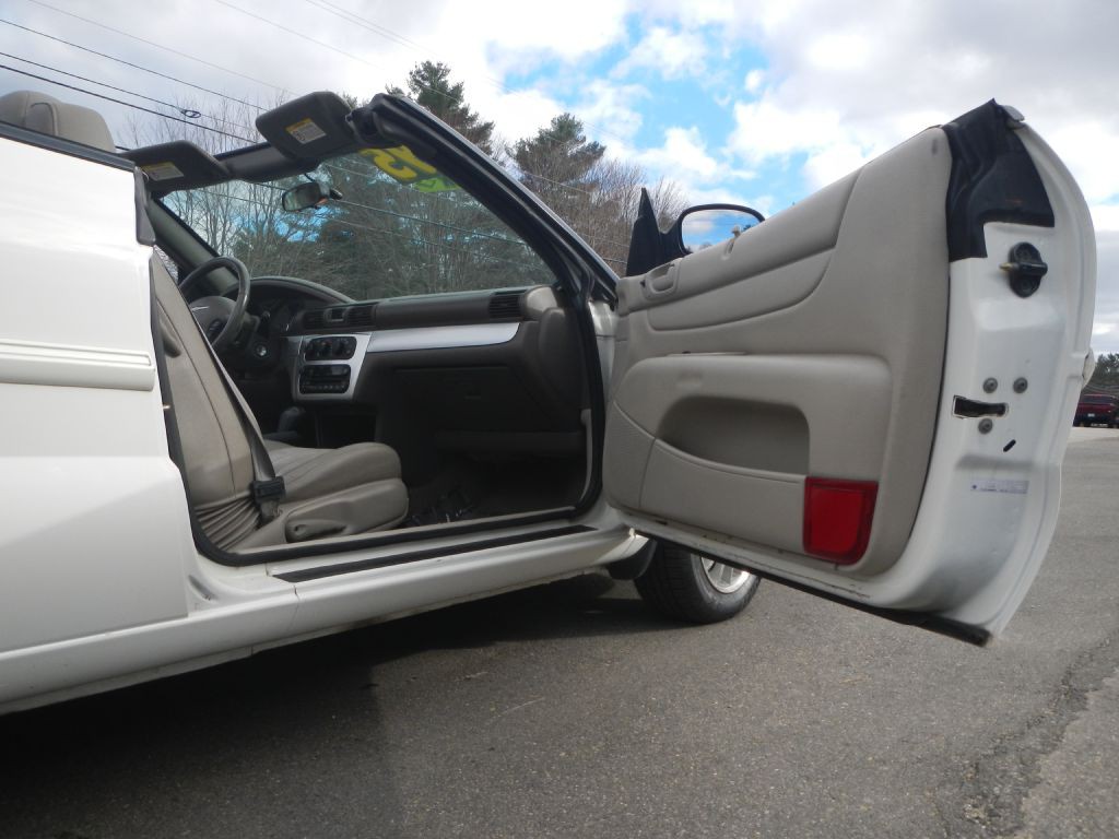 2006 Chrysler Sebring Image 18