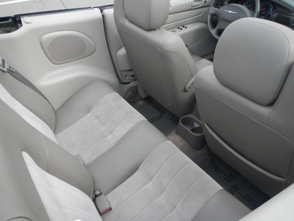2006 Chrysler Sebring Image 25