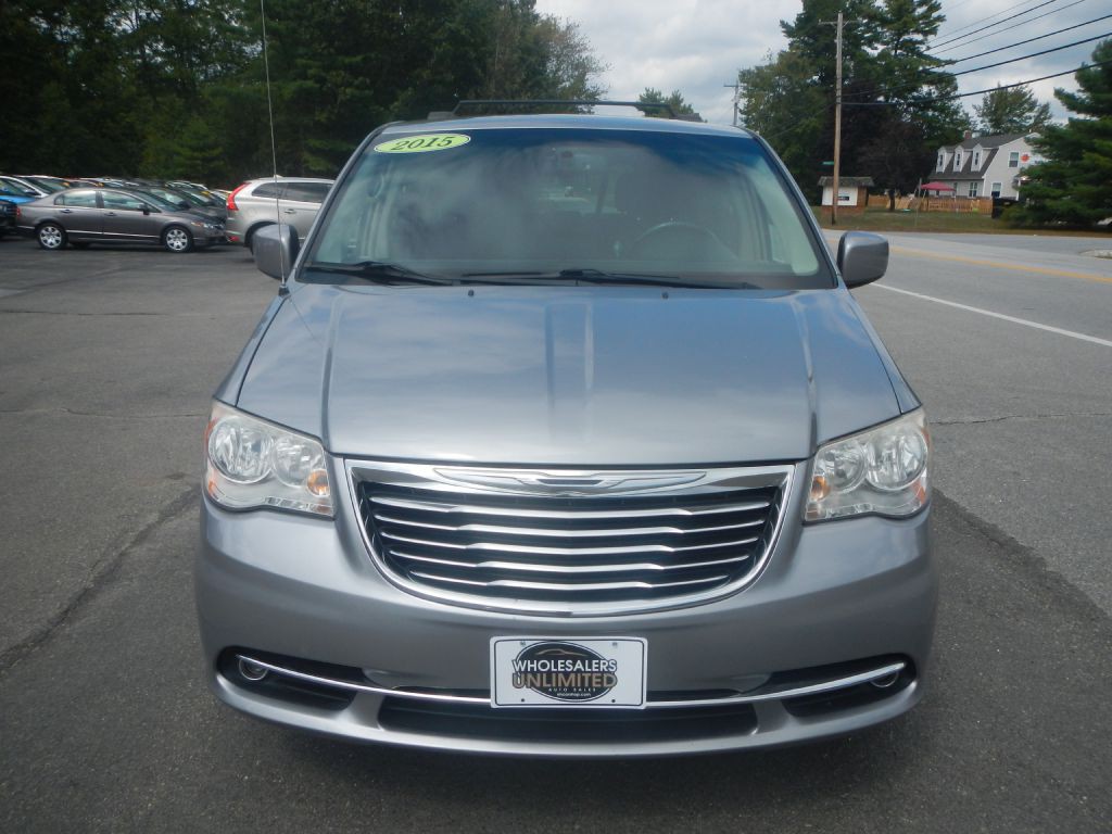 2015 Chrysler Town & Country Image 13