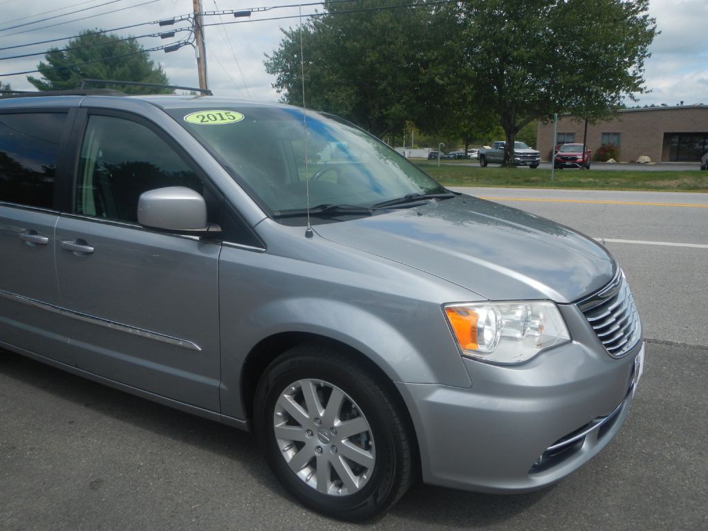 2015 Chrysler Town & Country Image 15