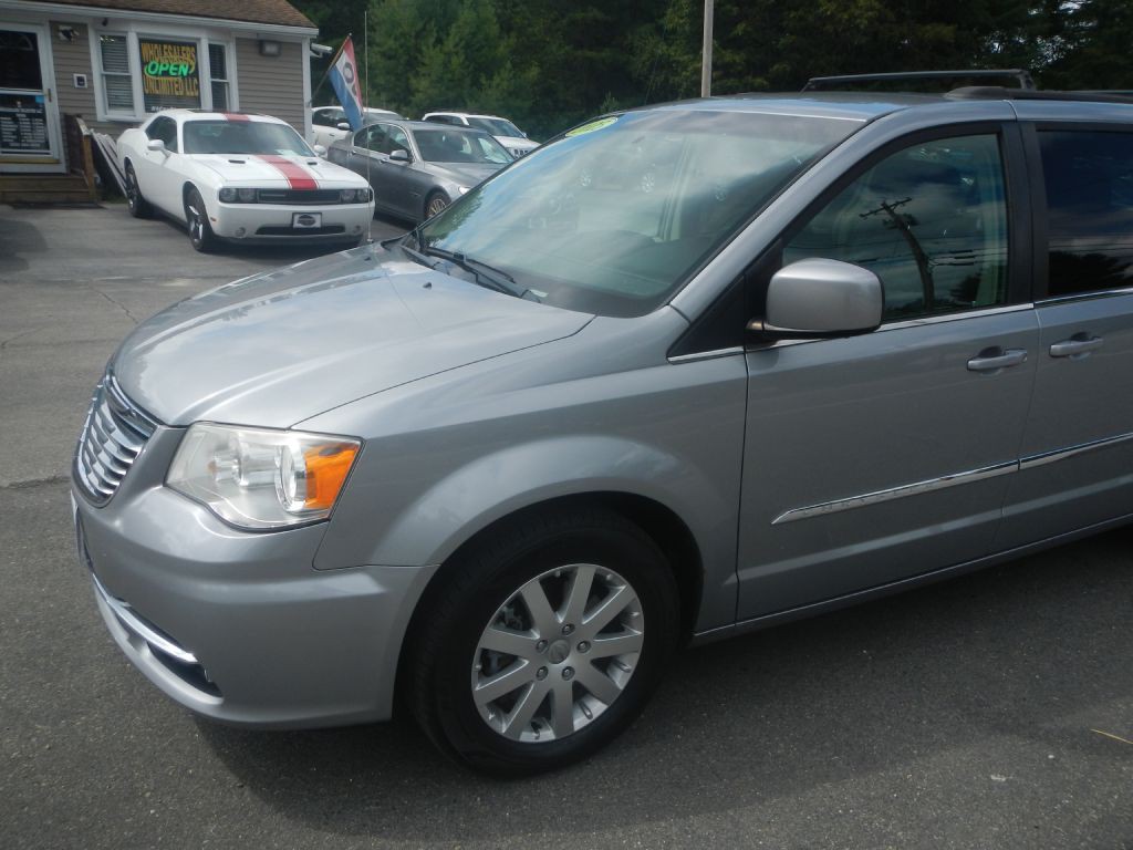 2015 Chrysler Town & Country Image 36