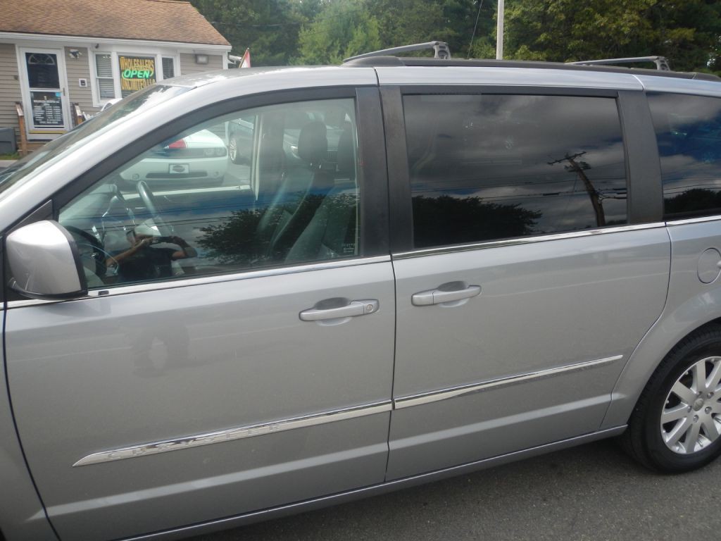 2015 Chrysler Town & Country Image 37