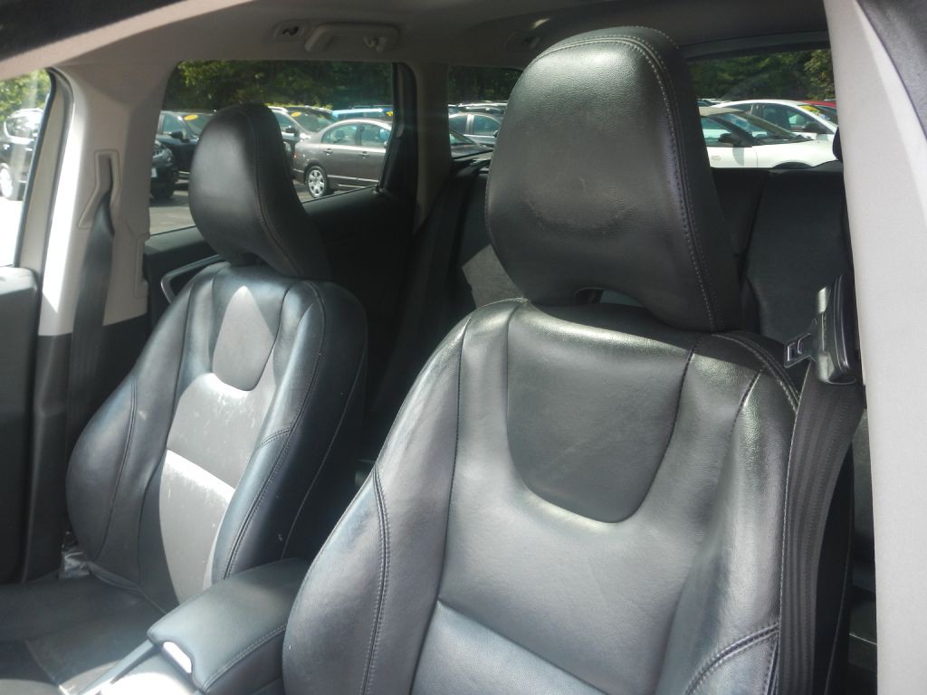 2016 Volvo XC60 Image 4