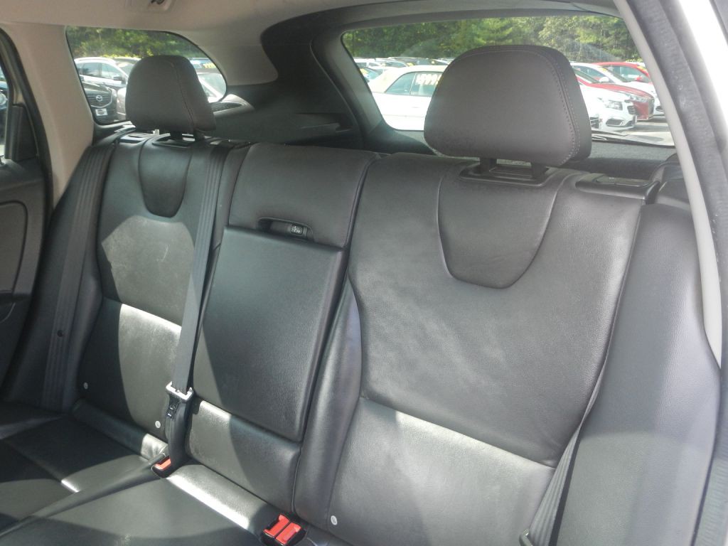 2016 Volvo XC60 Image 5