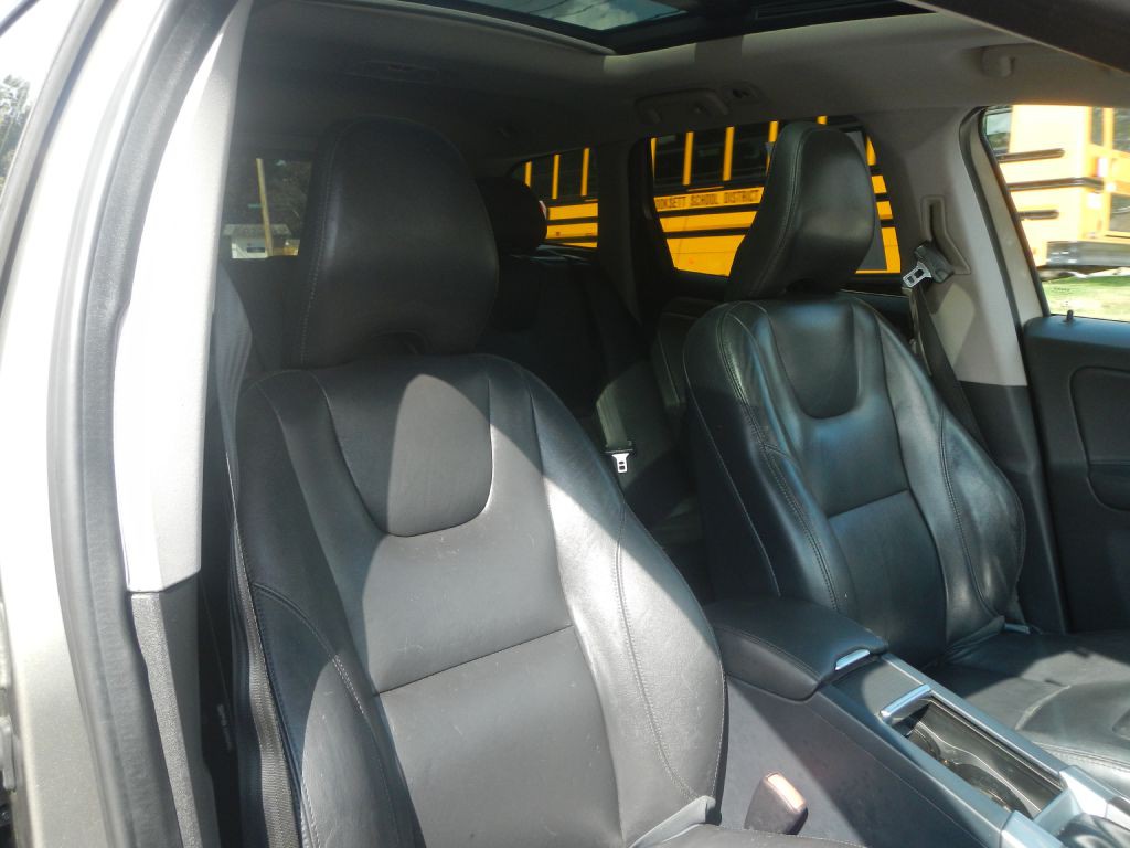 2016 Volvo XC60 Image 9