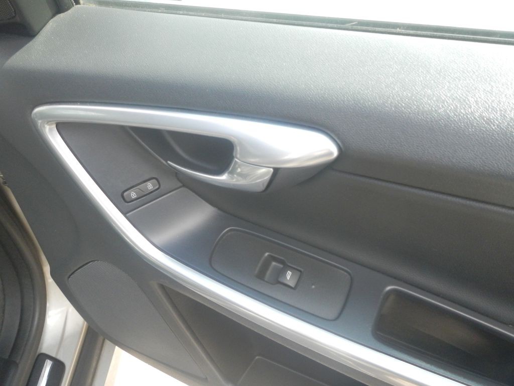 2016 Volvo XC60 Image 16
