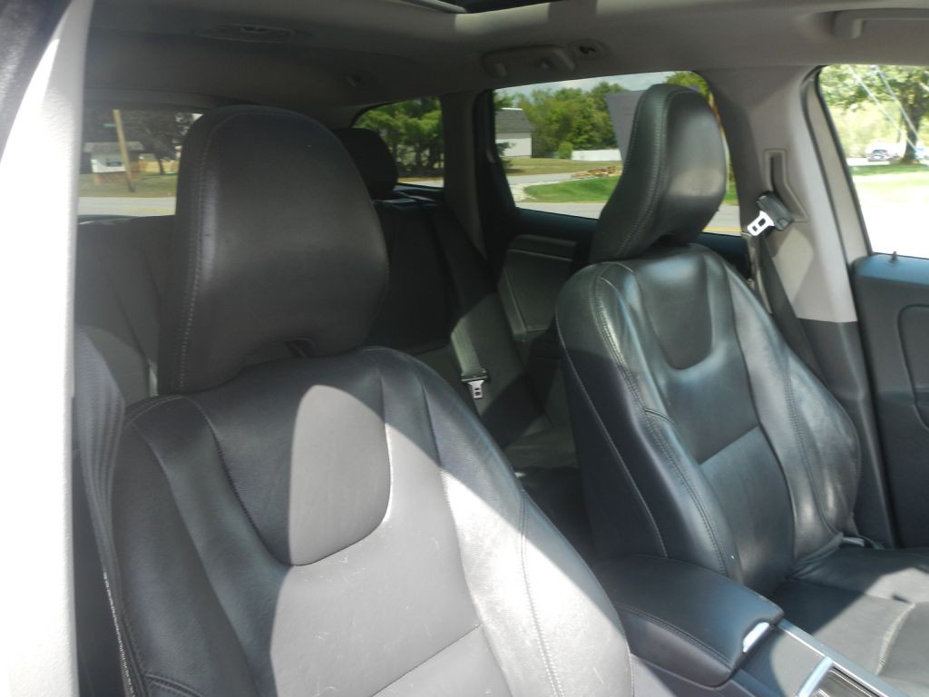 2016 Volvo XC60 Image 18