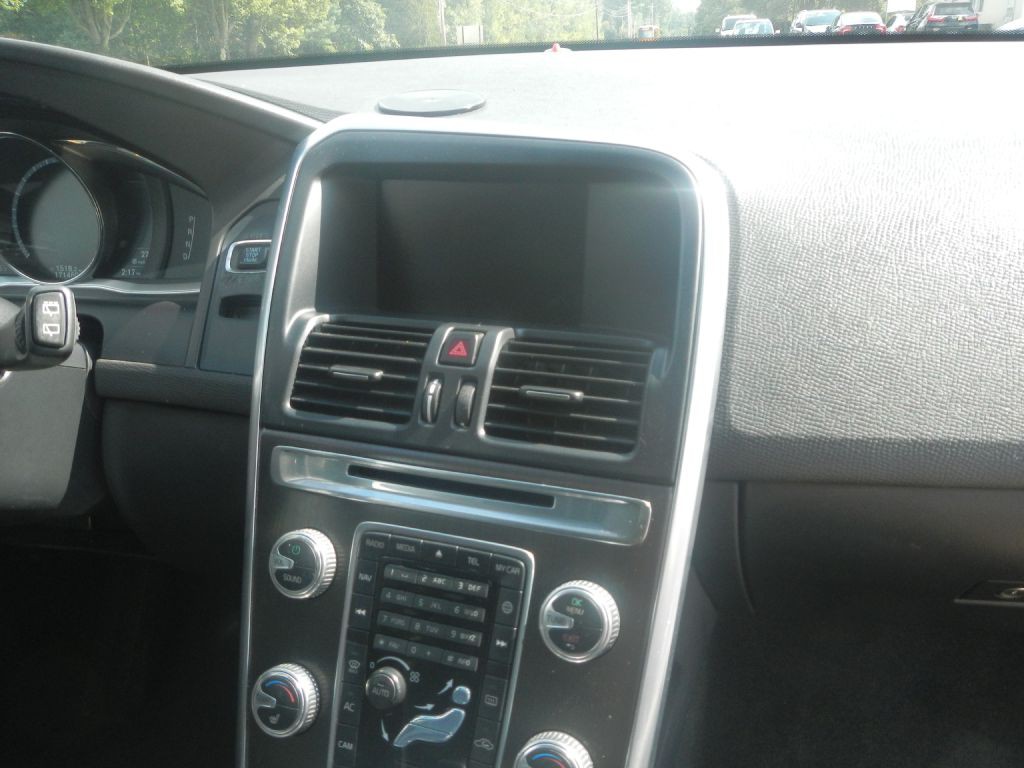 2016 Volvo XC60 Image 21