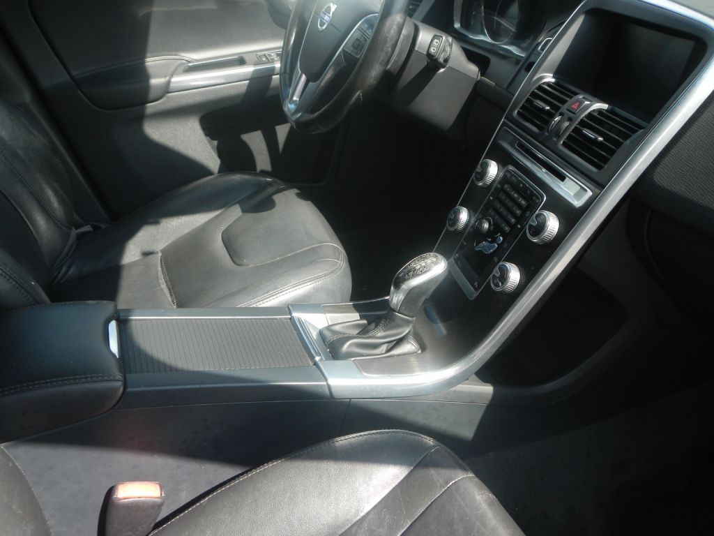 2016 Volvo XC60 Image 23