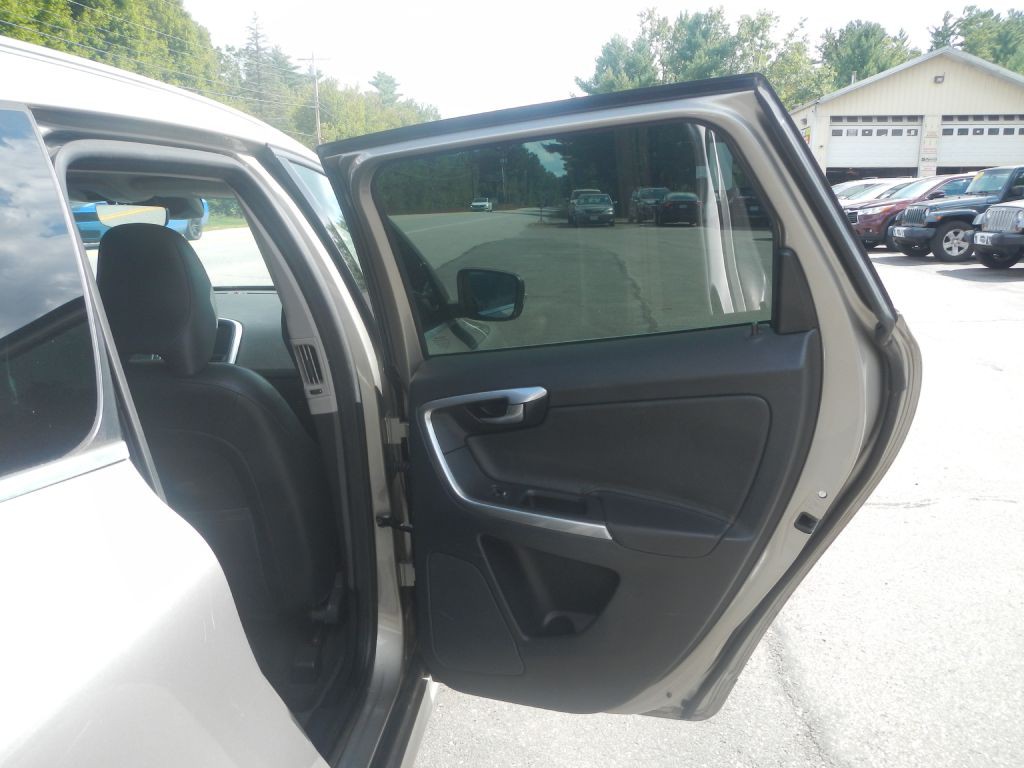 2016 Volvo XC60 Image 24