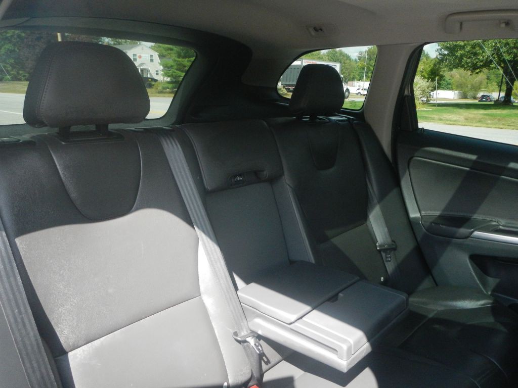 2016 Volvo XC60 Image 29