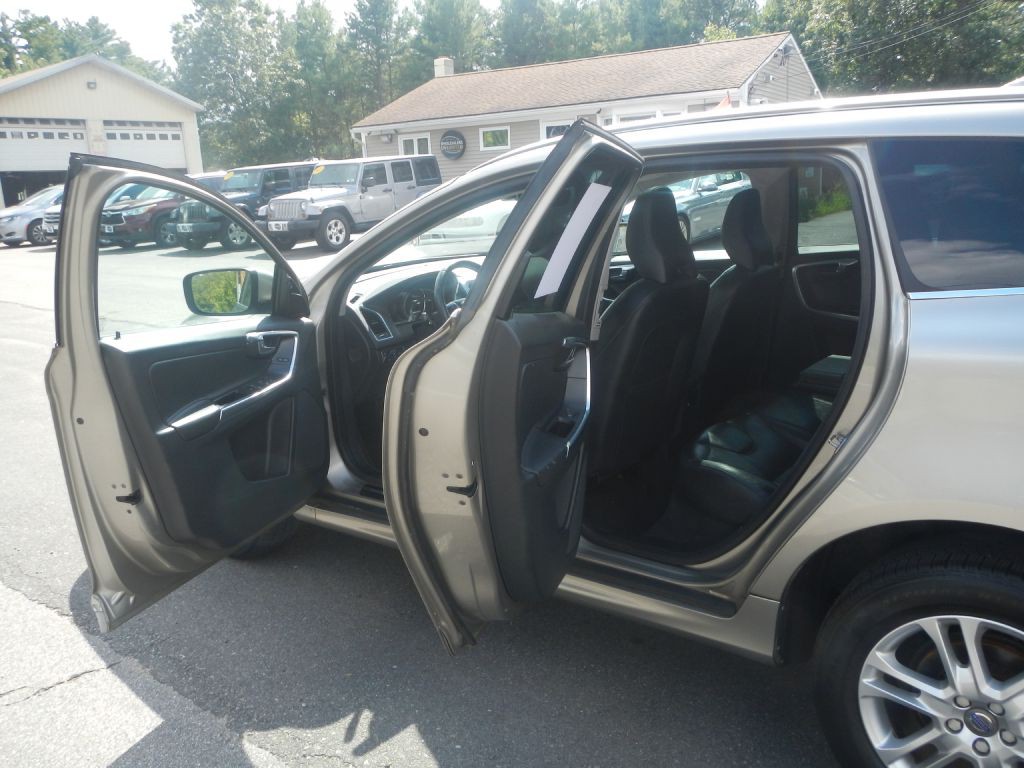 2016 Volvo XC60 Image 38