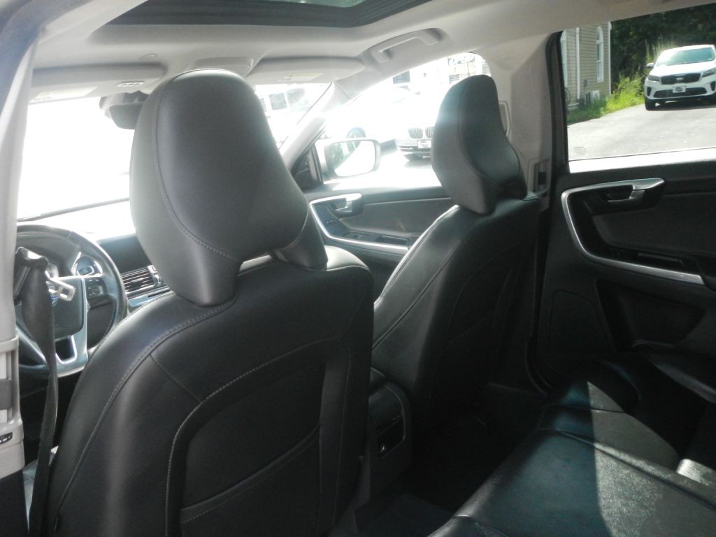 2016 Volvo XC60 Image 43