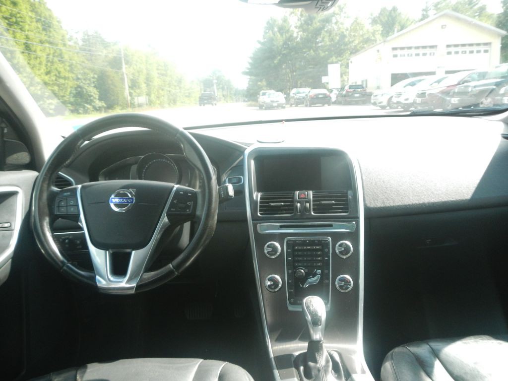2016 Volvo XC60 Image 45