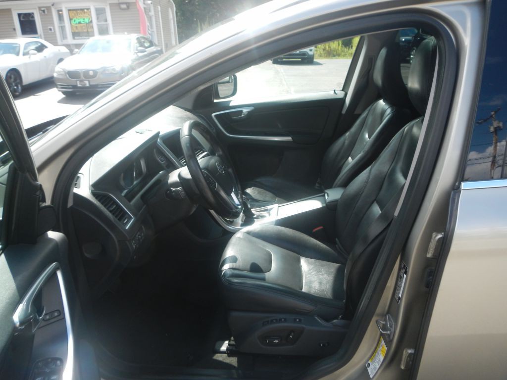 2016 Volvo XC60 Image 48