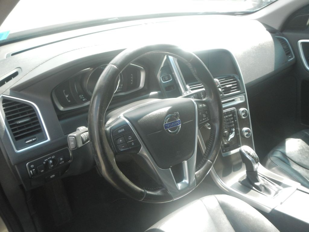 2016 Volvo XC60 Image 52