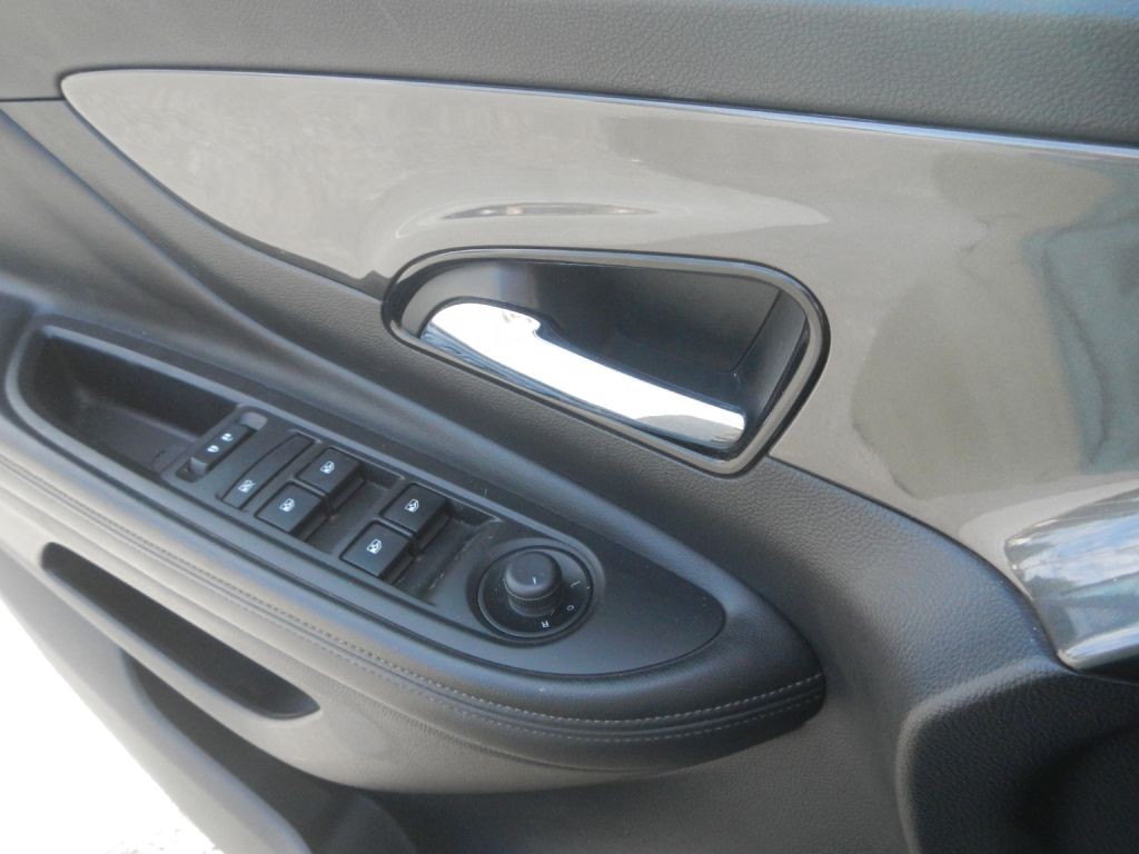 2017 Buick Enclave Image 44