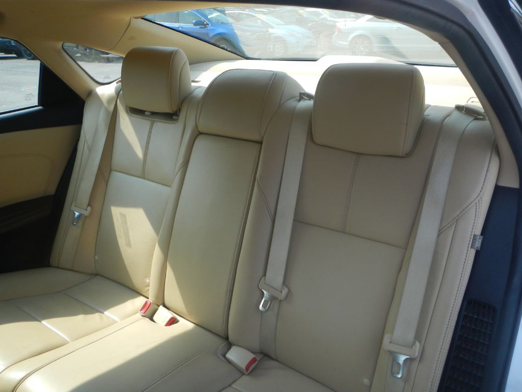 2015 Toyota Avalon Image 4