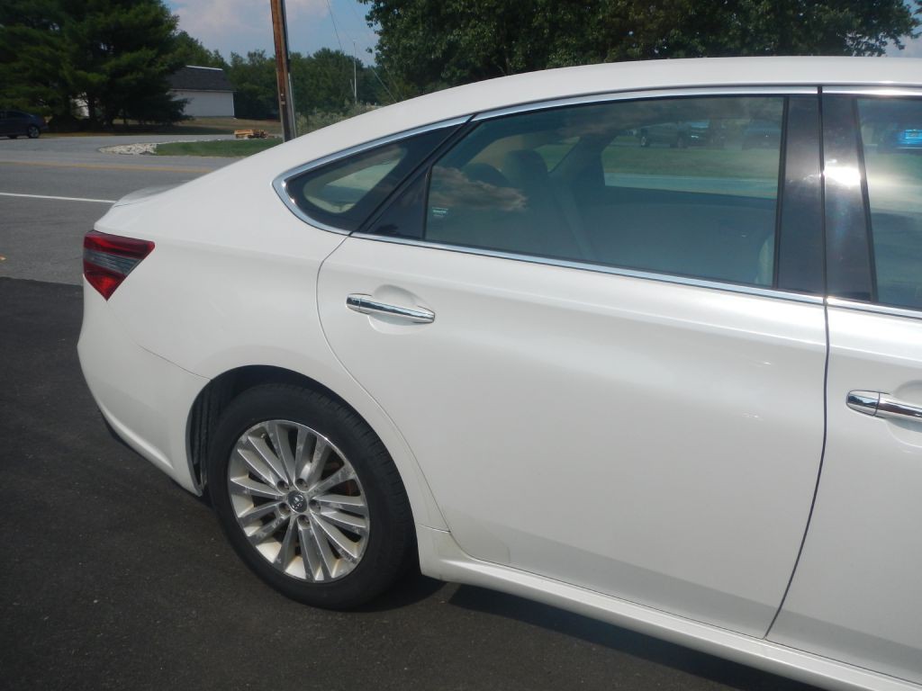 2015 Toyota Avalon Image 9