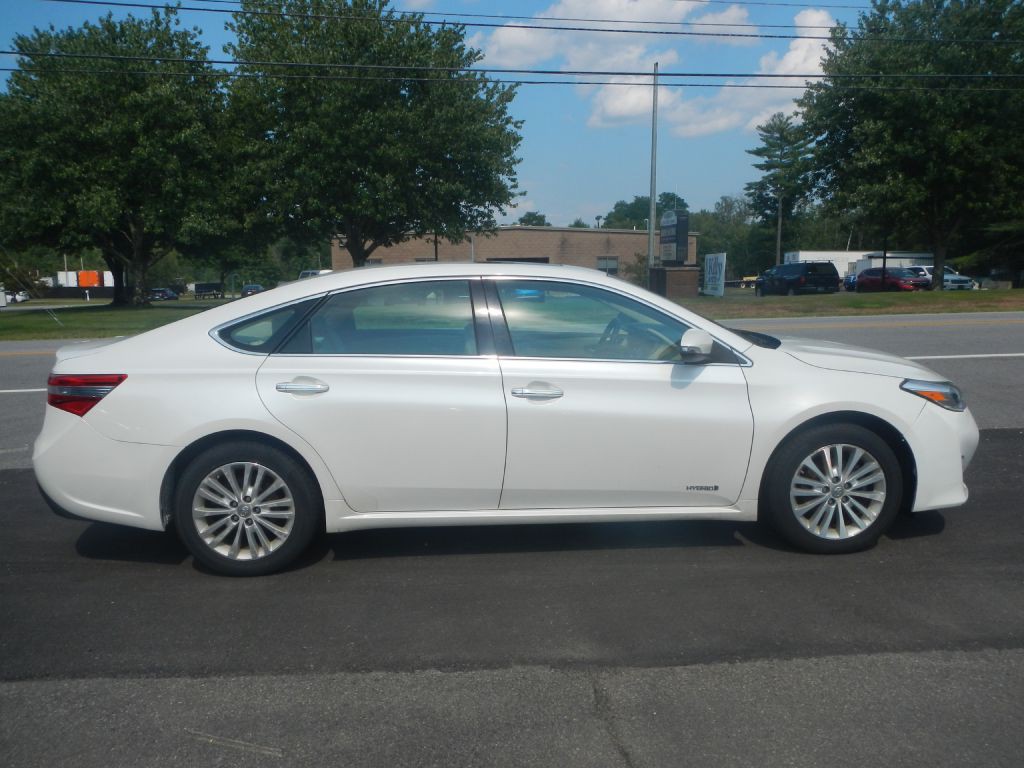 2015 Toyota Avalon Image 10
