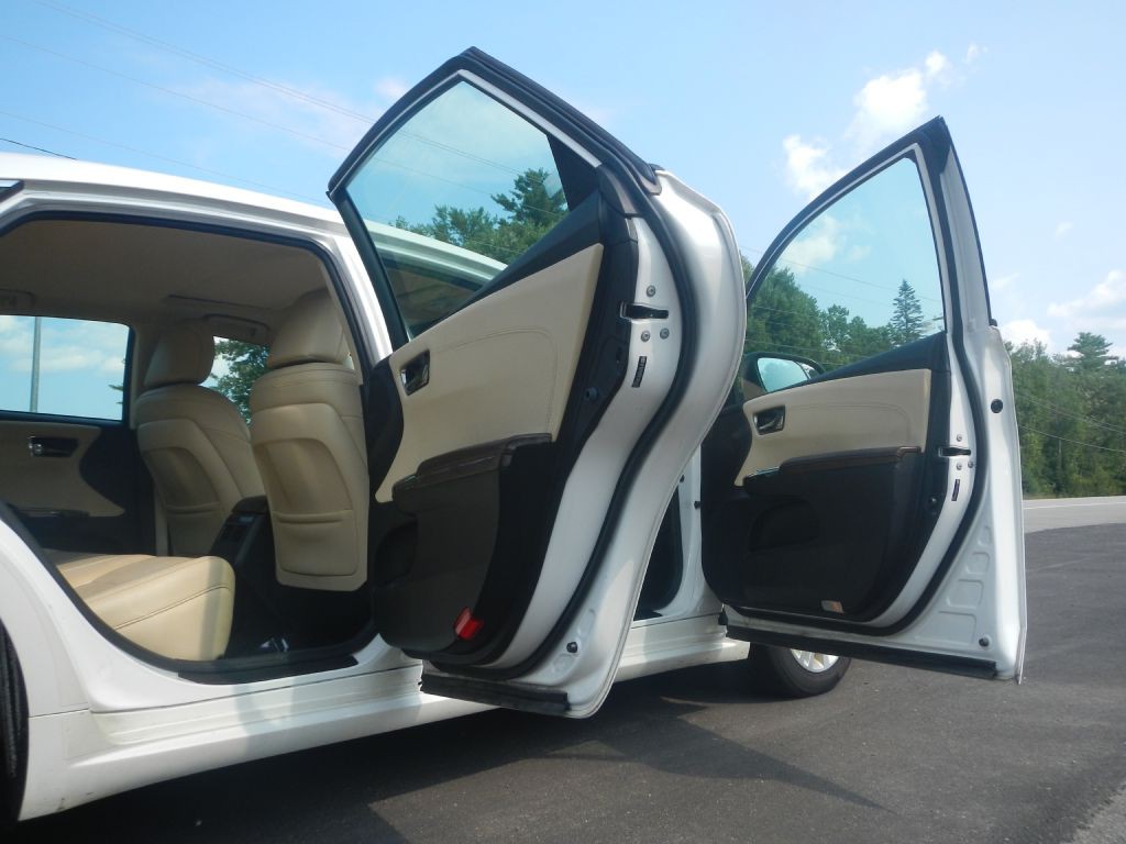 2015 Toyota Avalon Image 12