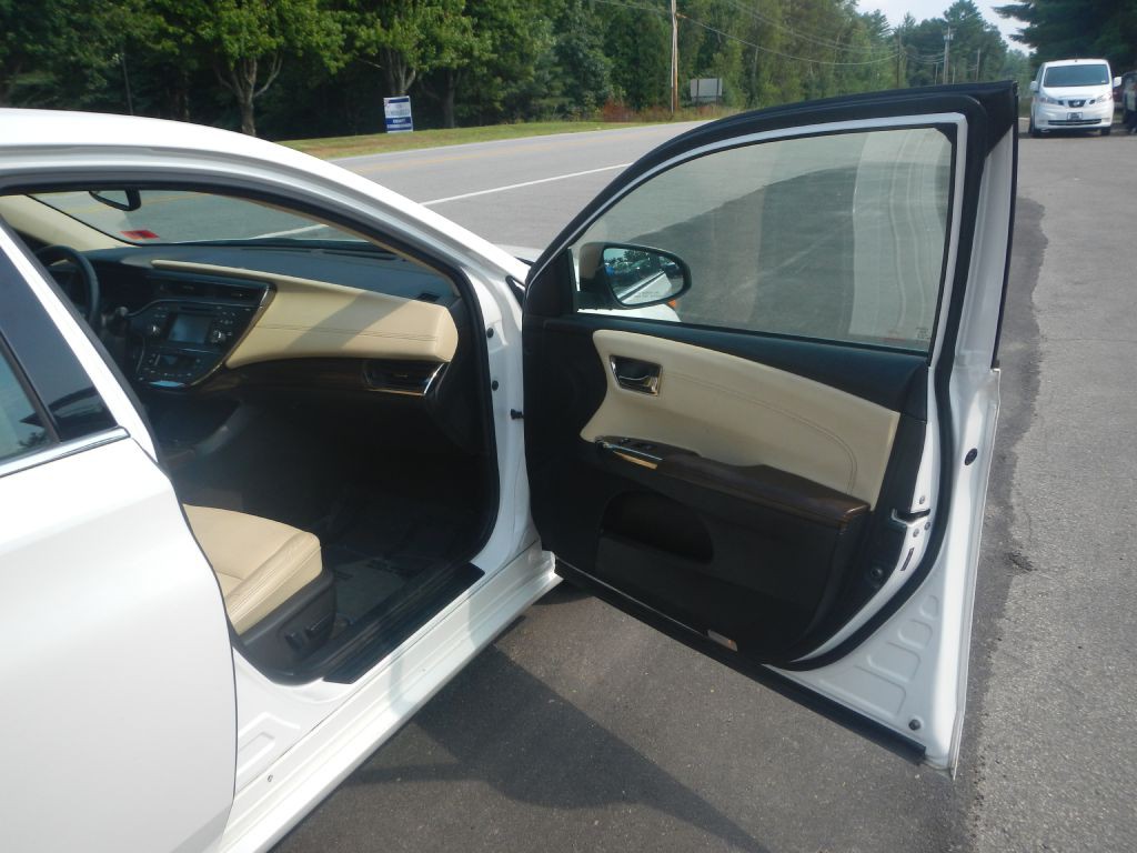 2015 Toyota Avalon Image 13