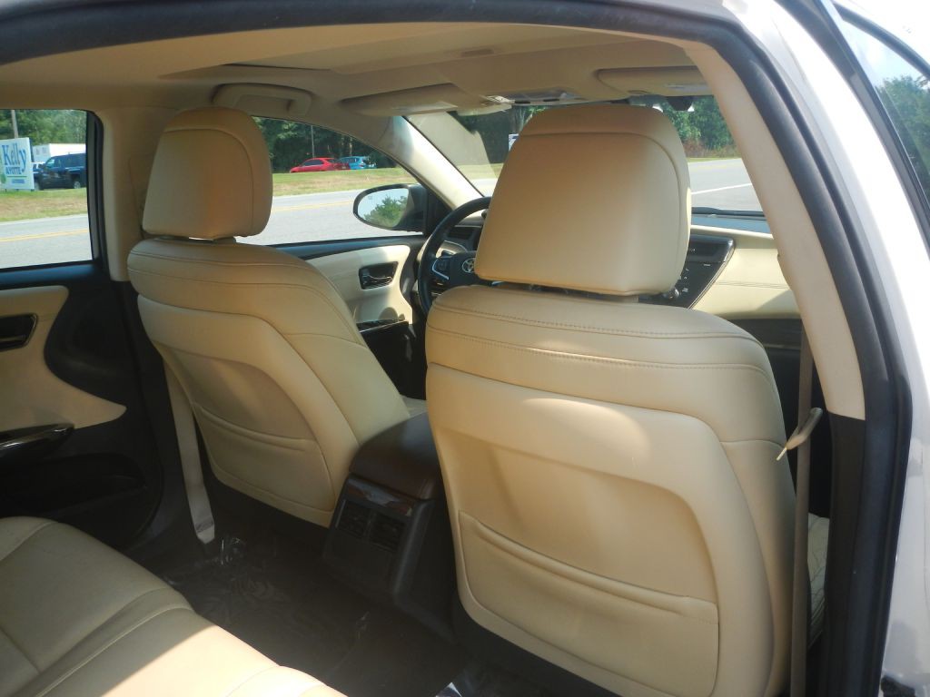 2015 Toyota Avalon Image 23