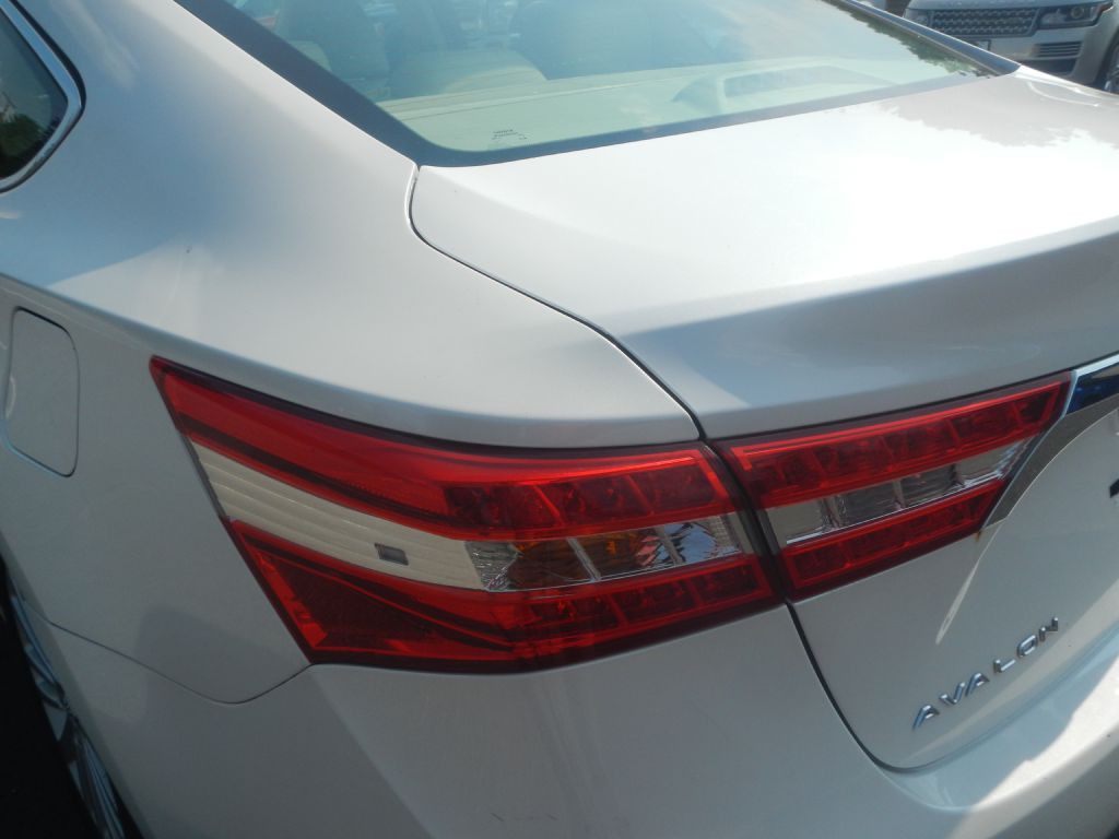 2015 Toyota Avalon Image 28