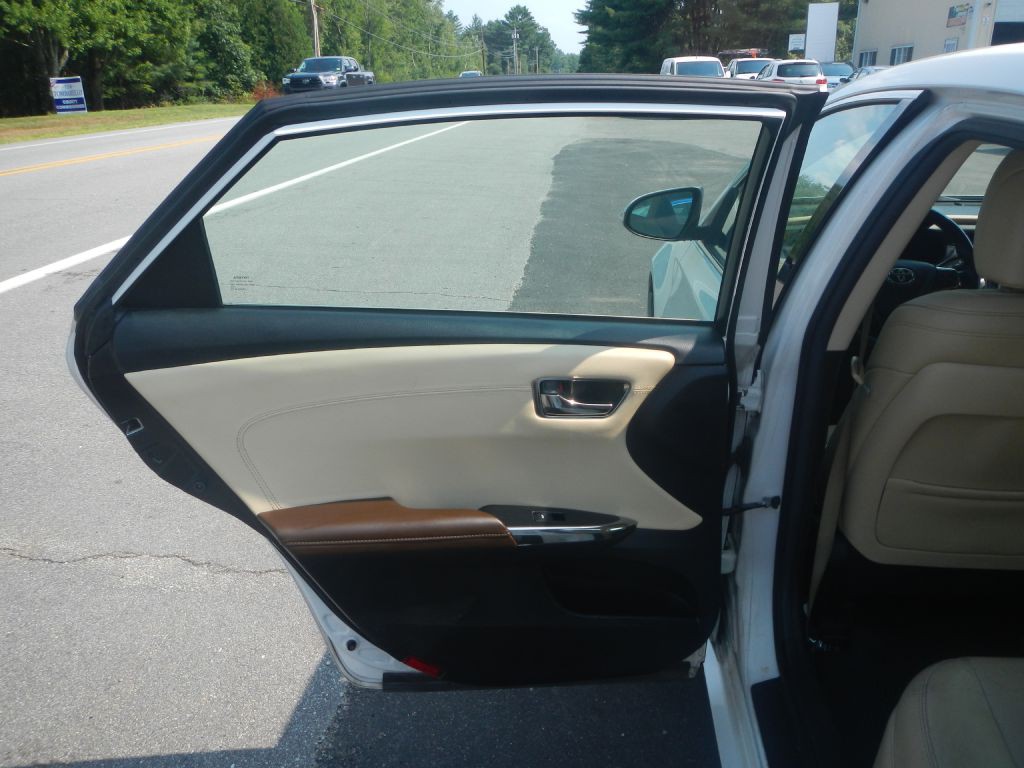 2015 Toyota Avalon Image 34