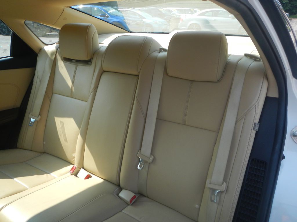 2015 Toyota Avalon Image 36
