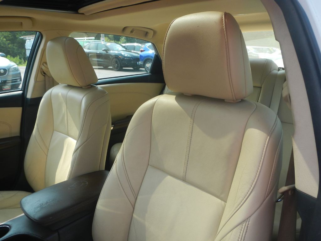 2015 Toyota Avalon Image 42
