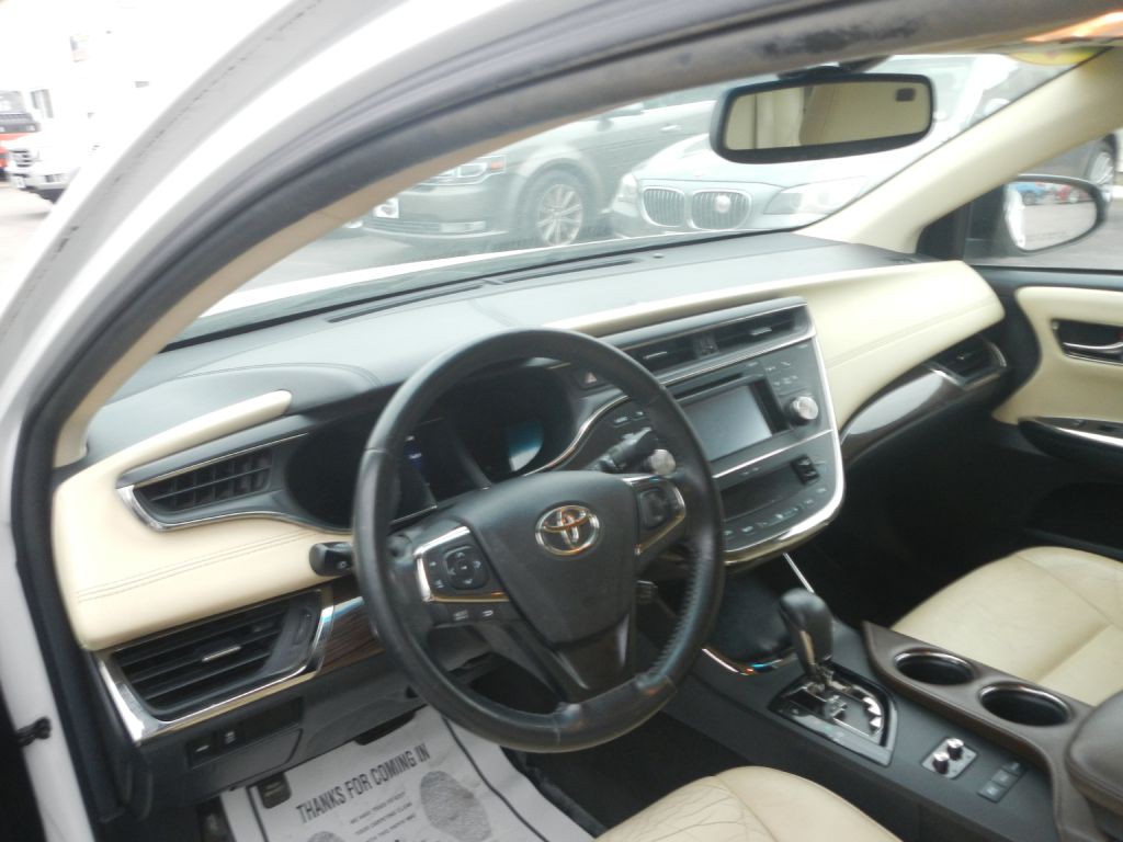 2015 Toyota Avalon Image 3
